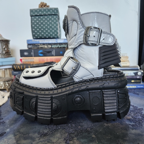 New Rock Tower Ankle Boots - Picture 2 of 11